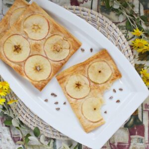 Flaky Apple Cinnamon Square Recipe