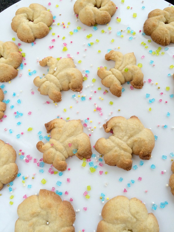https://www.letstalkmommy.com/wp-content/uploads/2014/09/sugar-cookie-recipe-with-my-oxo-cookie-press-8.jpg