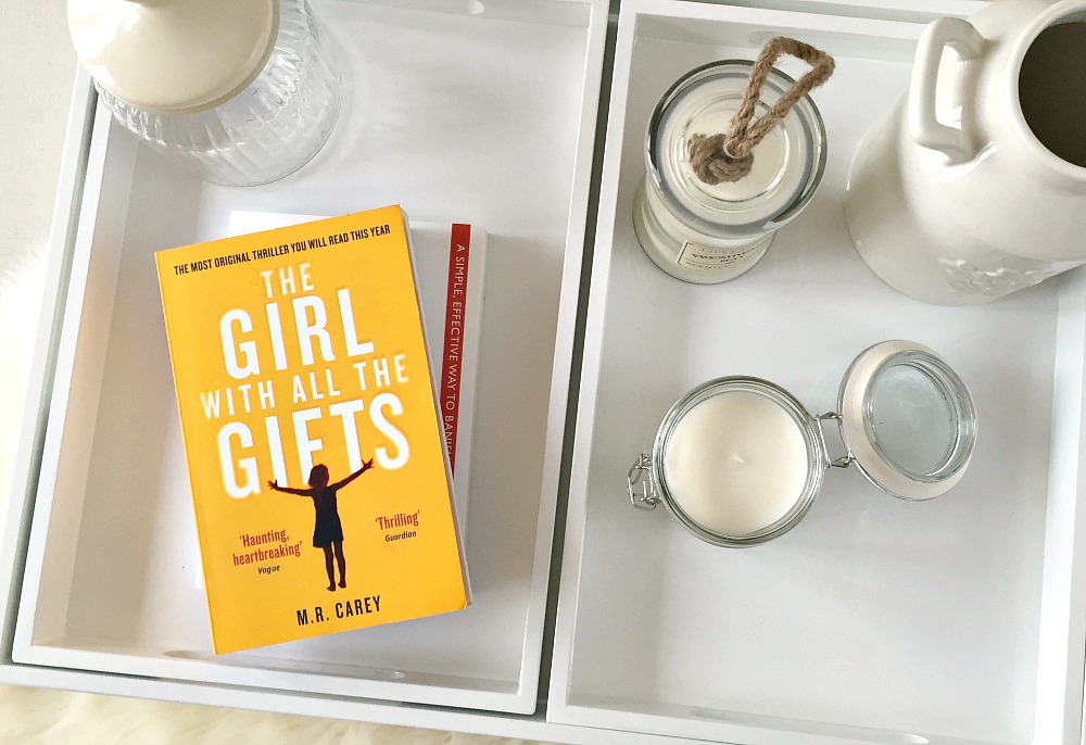 what I am reading this week Girl with all the gifts #littleloves