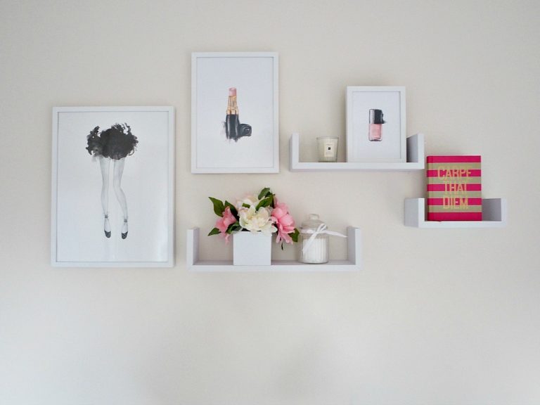 Gallery walls using Scandinavian prints