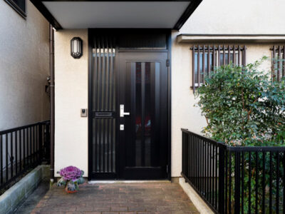 Entrance doors: importance, differences, new technologies and pricing